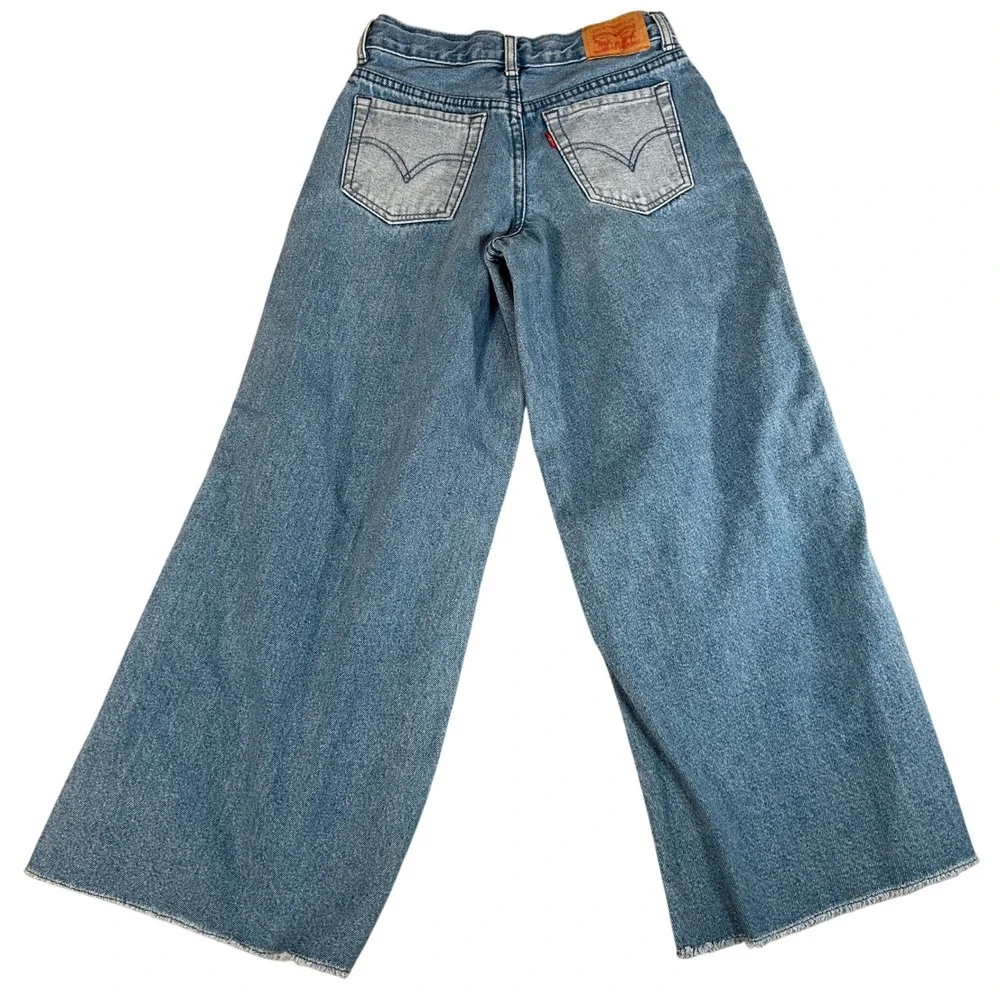 Levi's 94 Baggy Wide Leg Jeans Light Wash Denim Cropped Raw Hem Size 10  Reg